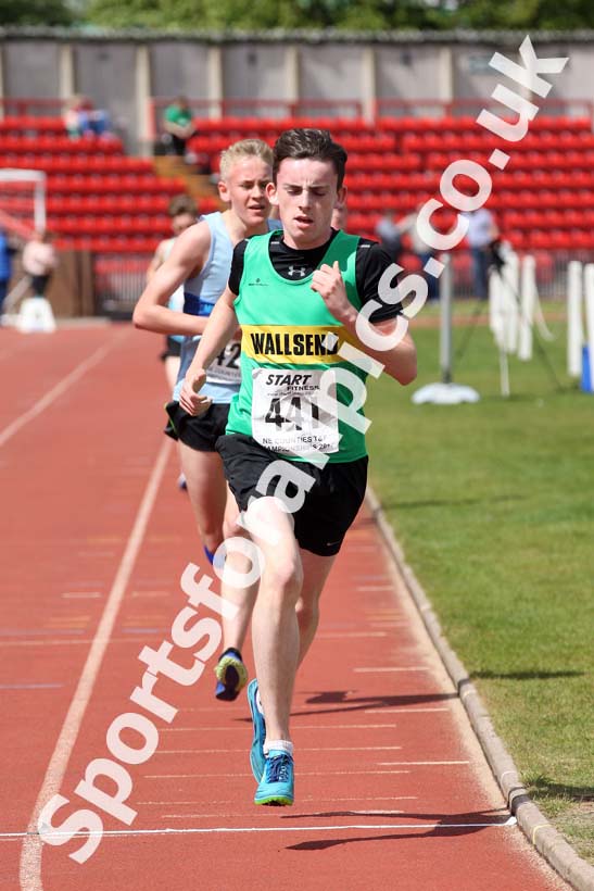 Mens under-17s 3000 metres, North Eastern Champs, Gateshead Stadium. Photo: David T. Hewitson/Sports for All Pics